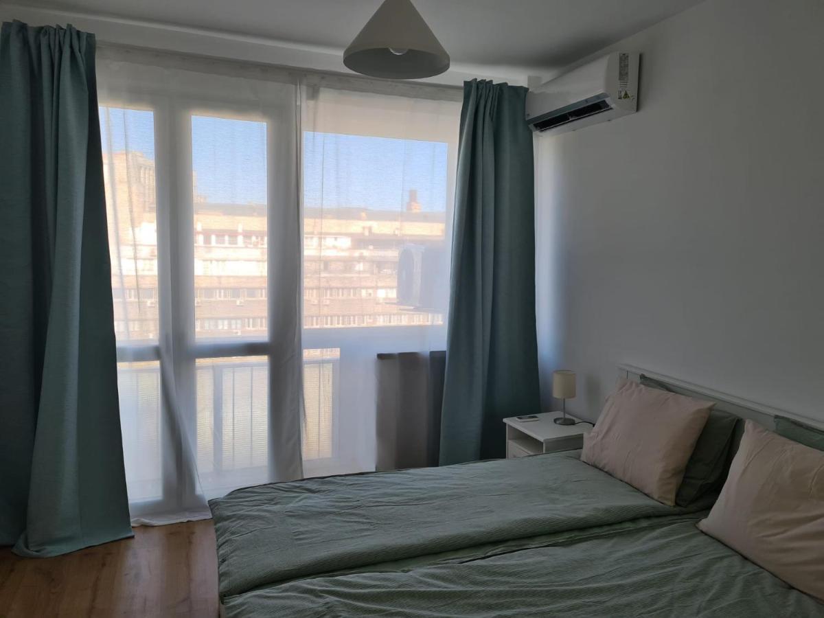 Rene'S Leisure Apartment Бухарест Экстерьер фото